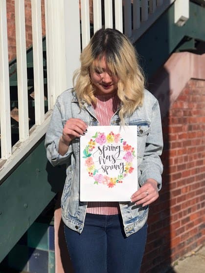 Springtime Flower Painting tutorial by Emma Heikkinen for #LoveYourLifeFriday at karenehman.com.