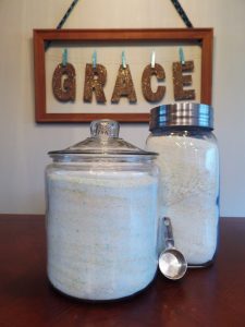 Homemade Laundry Detergent for #LoveYourLifeFriday with Sarah Lundgren