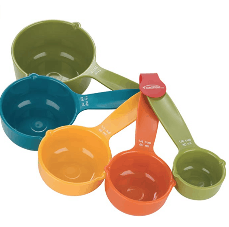 Measuring Cups in Fun Mid-century Colors // 15 Fabulous Online Christmas Gifts at karenehman.com.